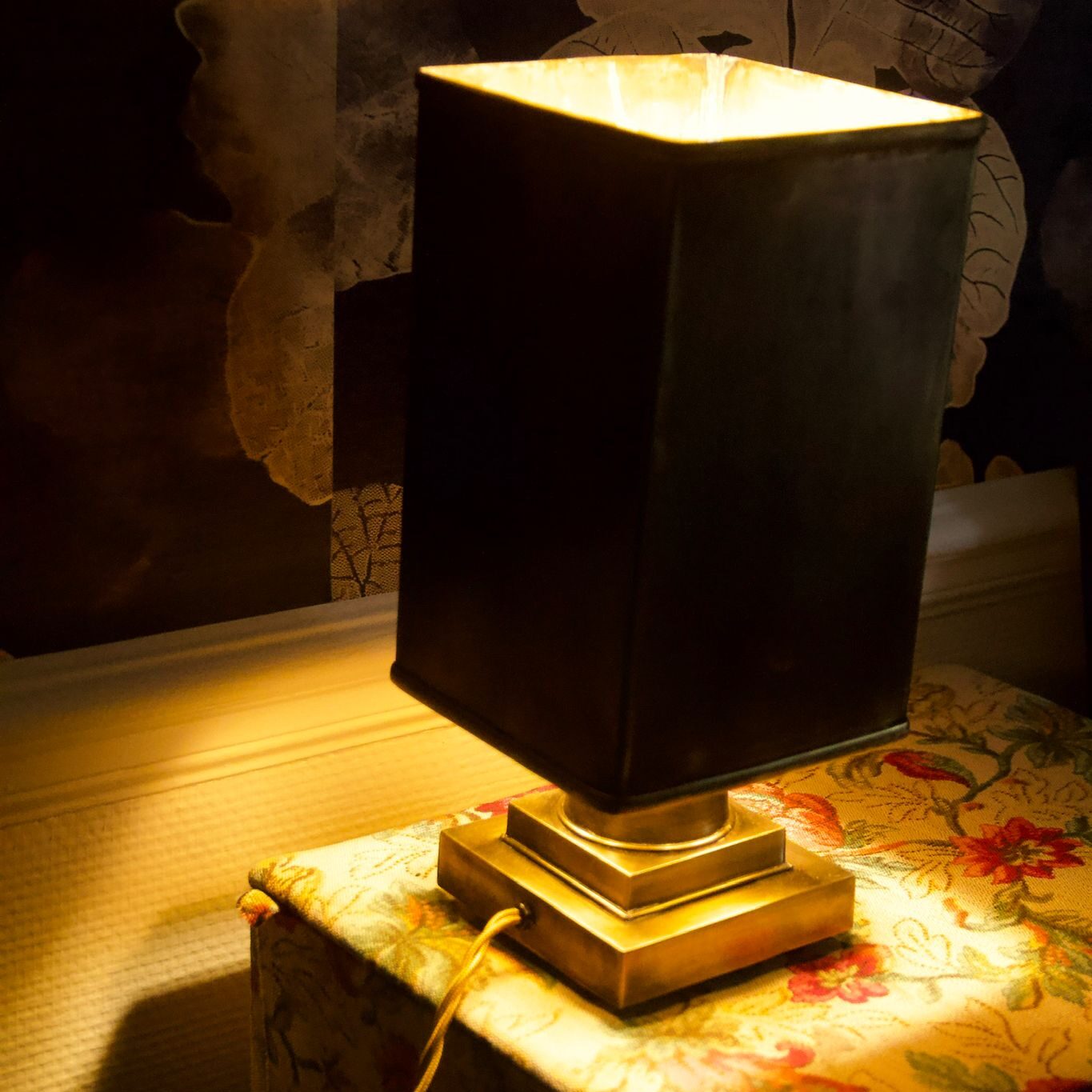 lampe de table en laiton orient express - création sophie casier