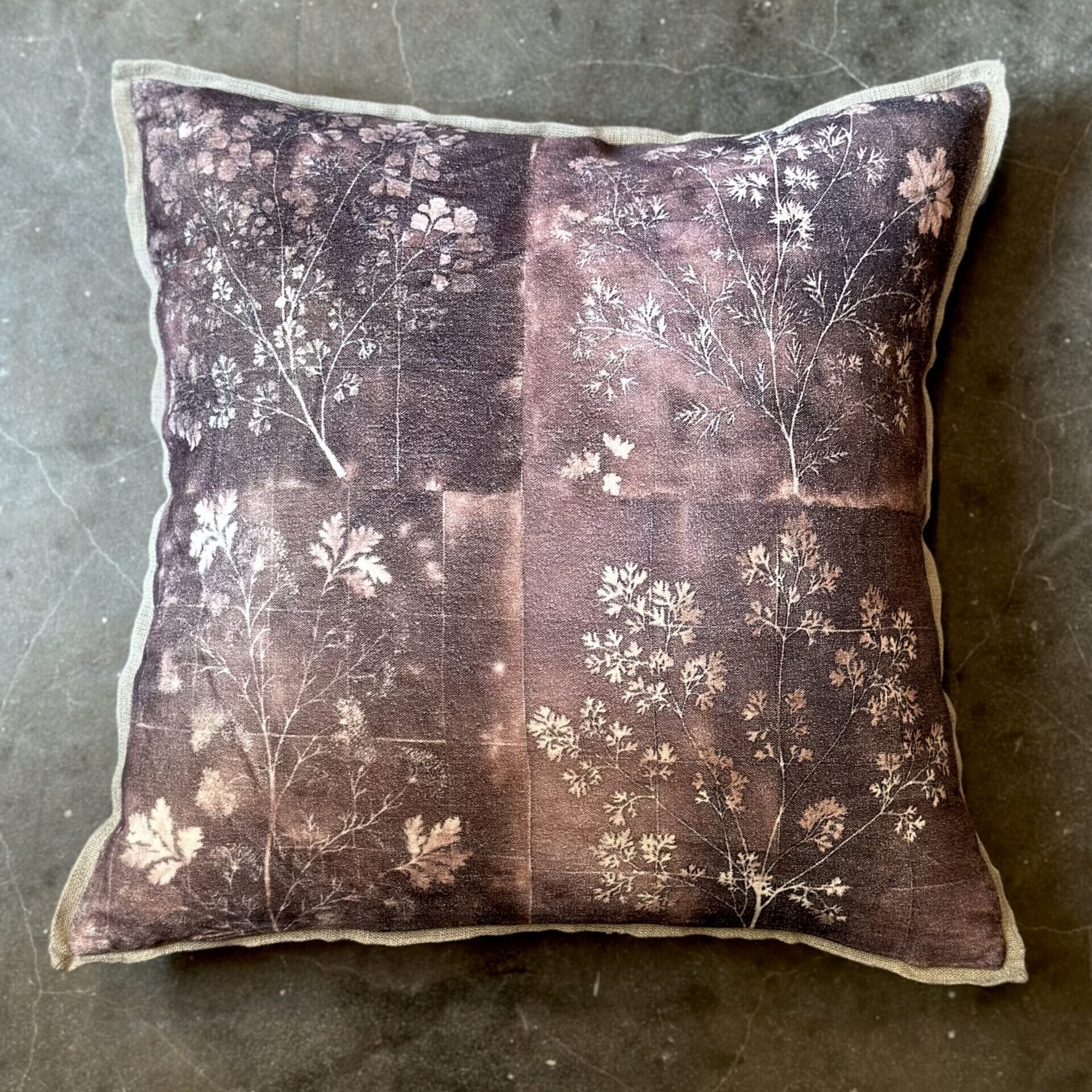 coussin herbier lilas