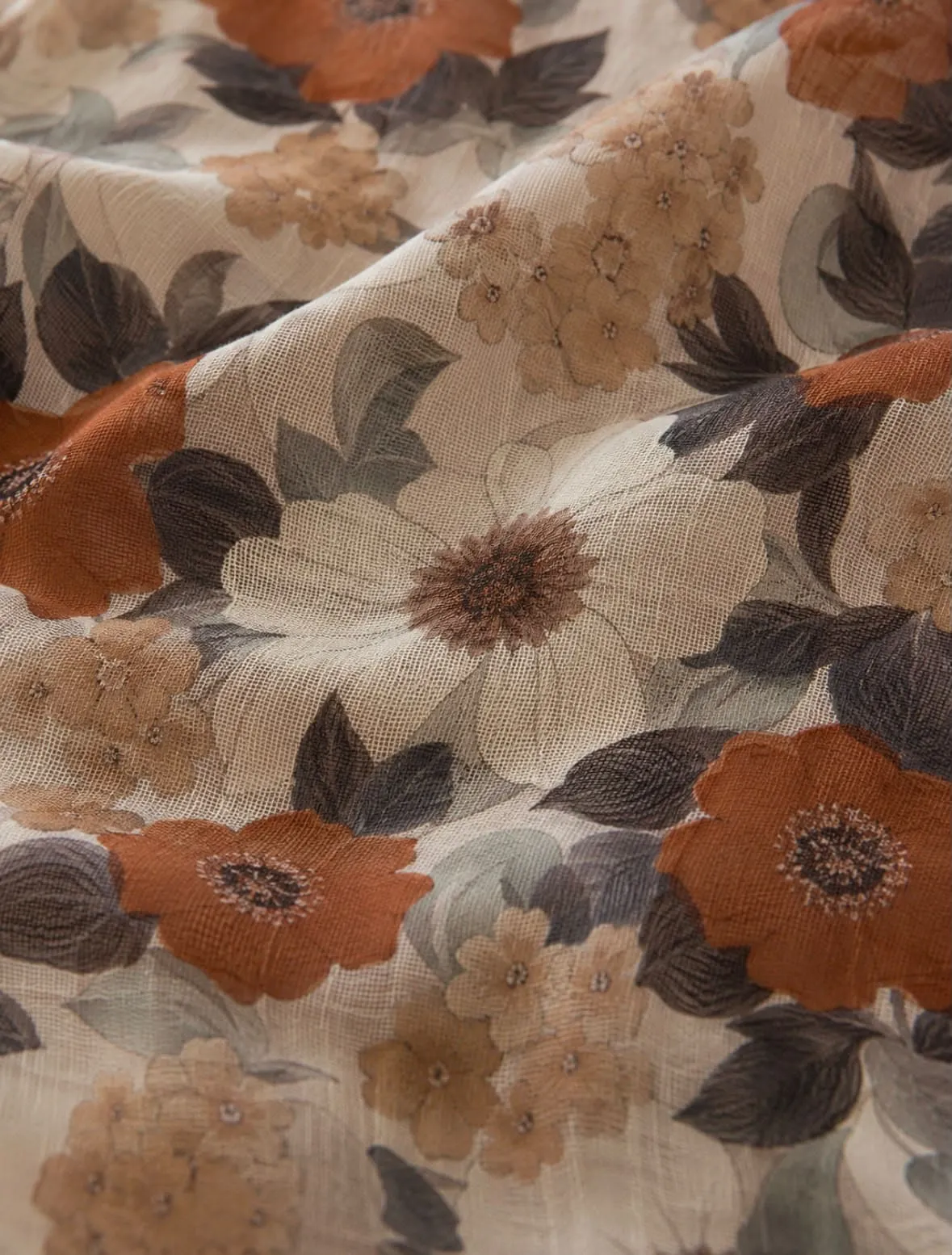 plaid, nappe, rideau fleuri, en gaze de coton, campagne chic, chambre, salon, portière décorative, tête de lit textile, décoration murale tissu, tenture murale florale, rideau haut de gamme français, , fleurs anciennes, romantique.