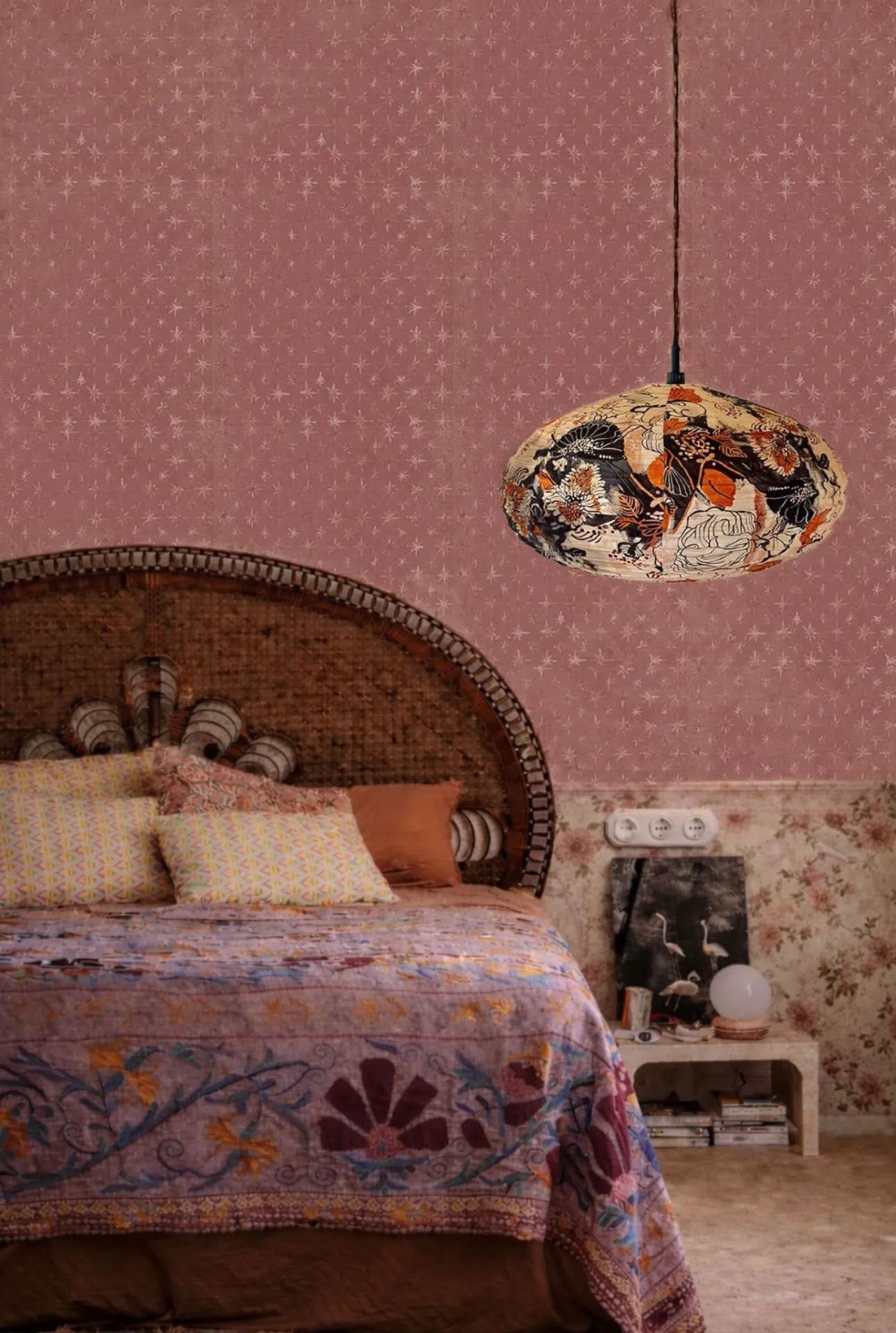 suspension en tissu avec des motifs de fleurs
