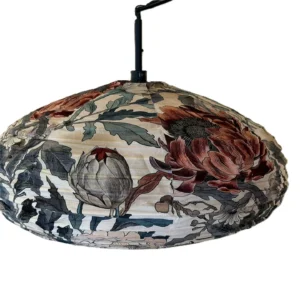 suspension en tissu avec des motifs de fleurs