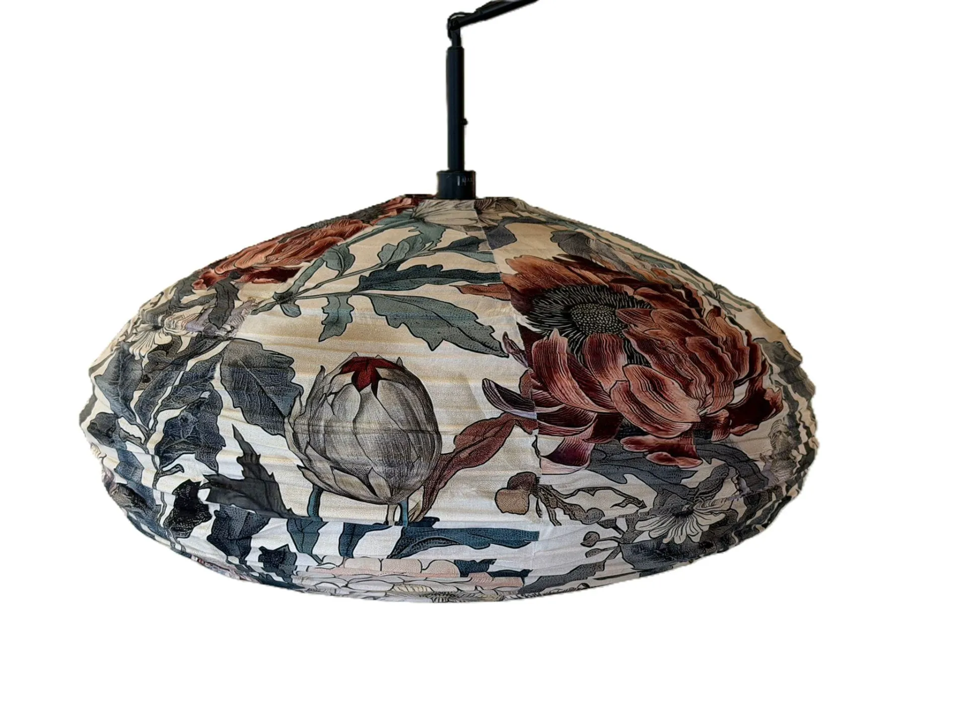 suspension en tissu avec des motifs de fleurs