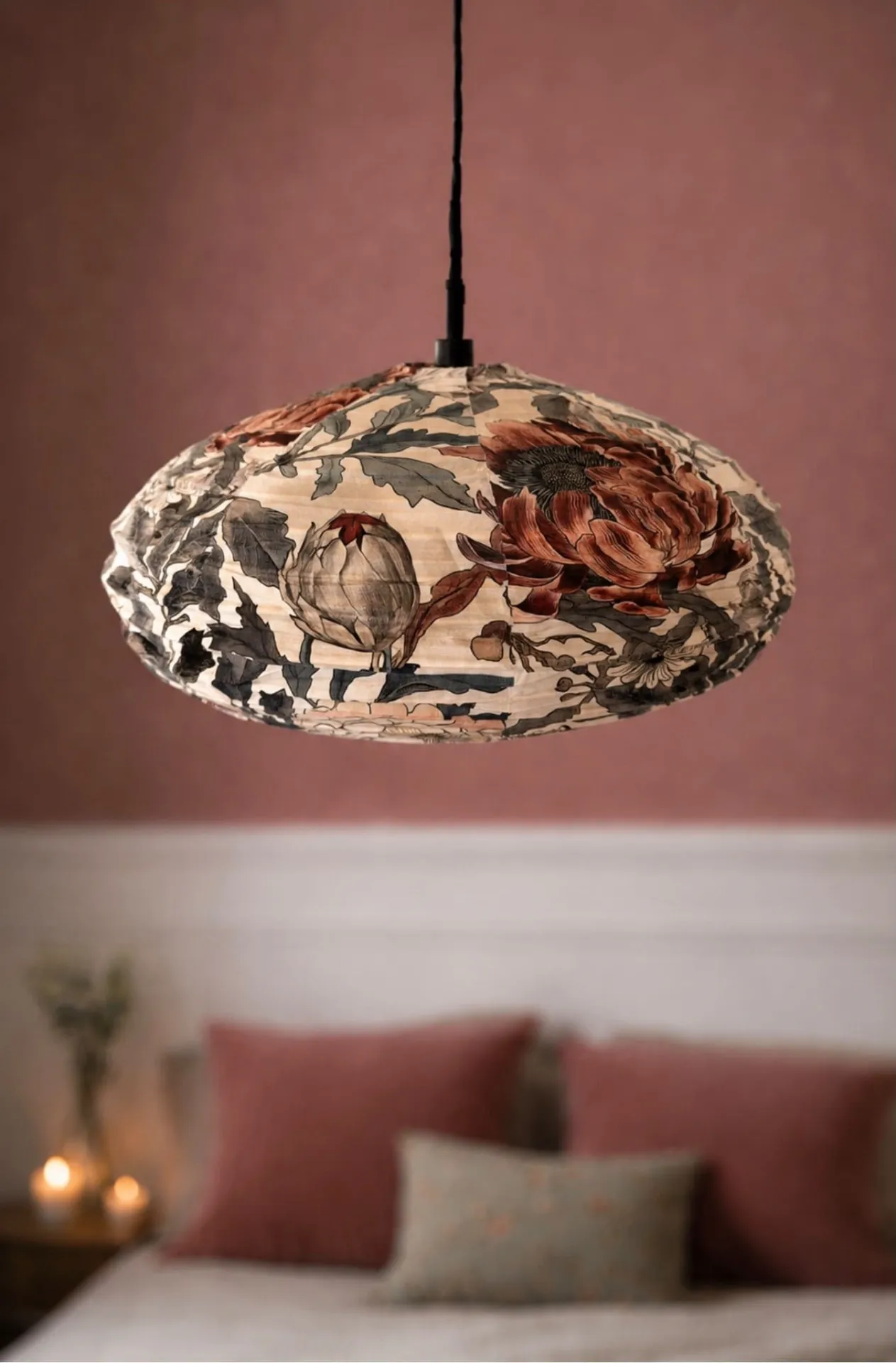 suspension en tissu avec des motifs de fleurs