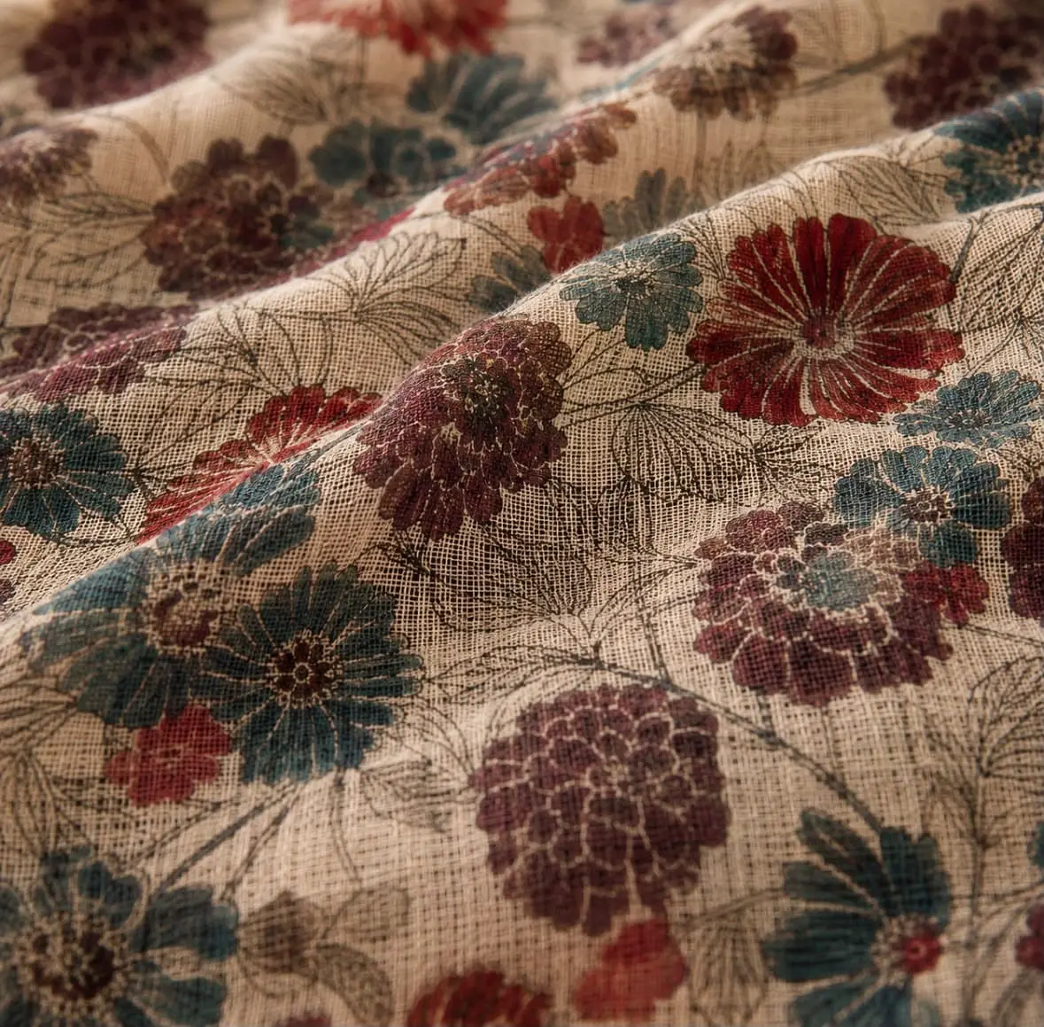 plaid, nappe, rideau fleuri, en gaze de coton, campagne chic, chambre, salon, portière décorative, tête de lit textile, décoration murale tissu, tenture murale florale, rideau haut de gamme français, , fleurs anciennes, romantique.
